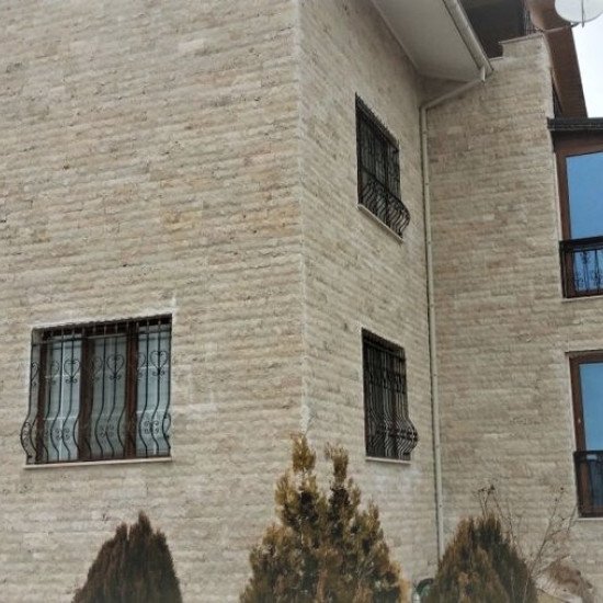 5x10 Rustic Travertine