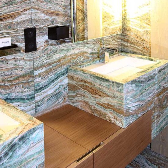 Emerald Onyx (veincut)